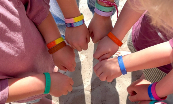 Nieuw: SOS-armbandjes voor kinderen 2026