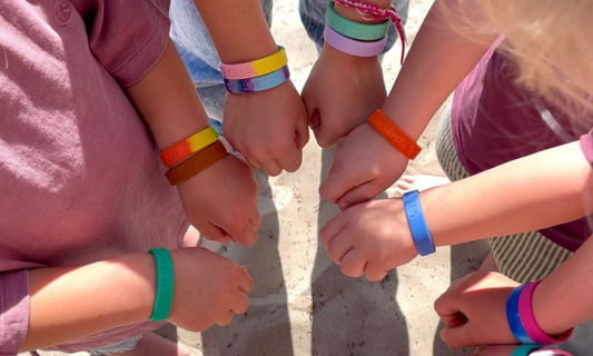 Blauwe SOS armband kind siliconen met naam en ICE nummer