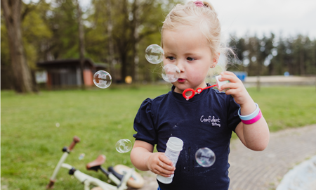 Lichtblauwe SOS armband kind met naam en telefoonnummer